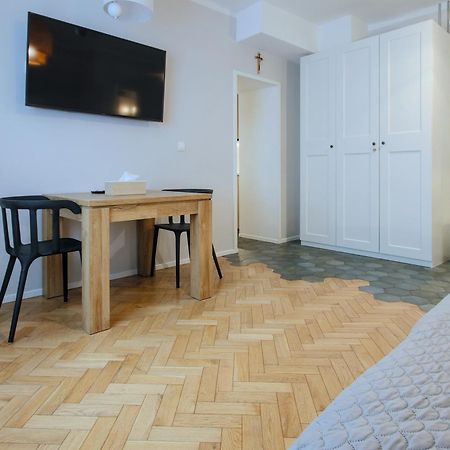 Kana - Stylish Apartment In Krakow Pomorska - Close, Wifi, Smart Tv Cracovie Extérieur photo